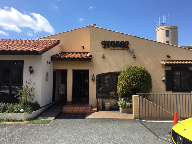 ROSSO 豊中ロマンチック街道店（少路）｜赤い薪窯のピッツァと焼きたてパン